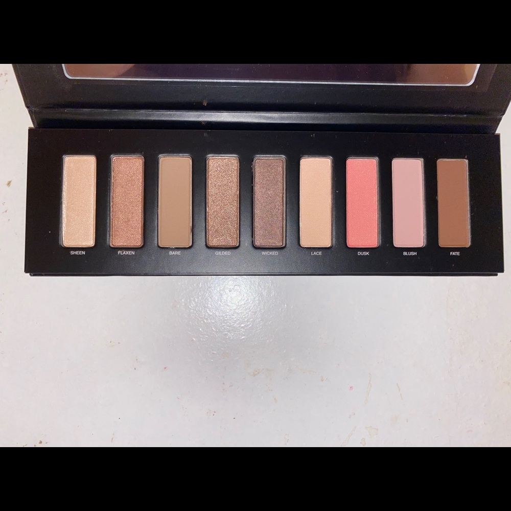 Eyeshadow palette